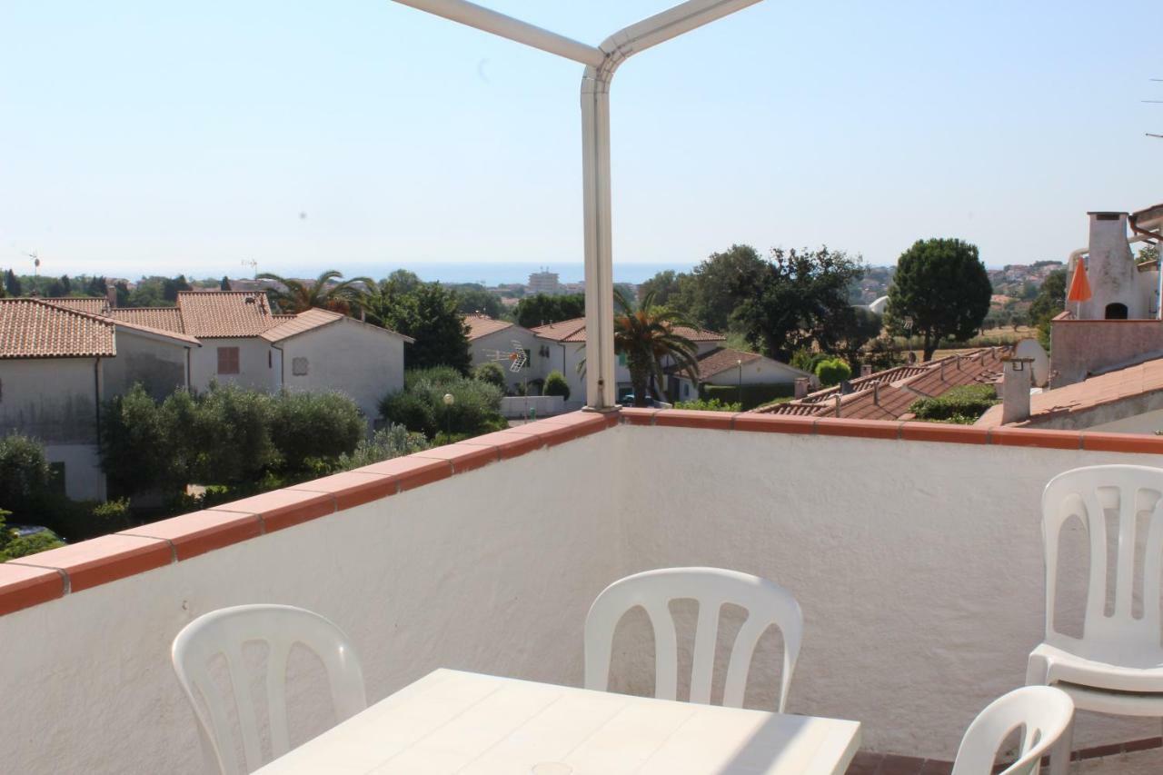 Bilo Frank - Delizioso Bilocale Con Terrazzo Vista Mare Apartment นูมานา ภายนอก รูปภาพ